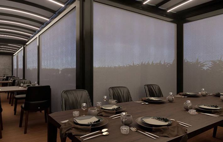 Restaurant pergola enclosed with retractable zip screens