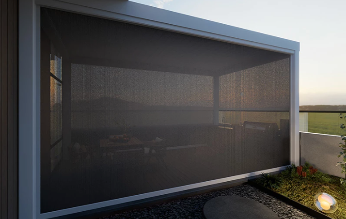 Dark retractable zip screen integrated with an aluminum pergola