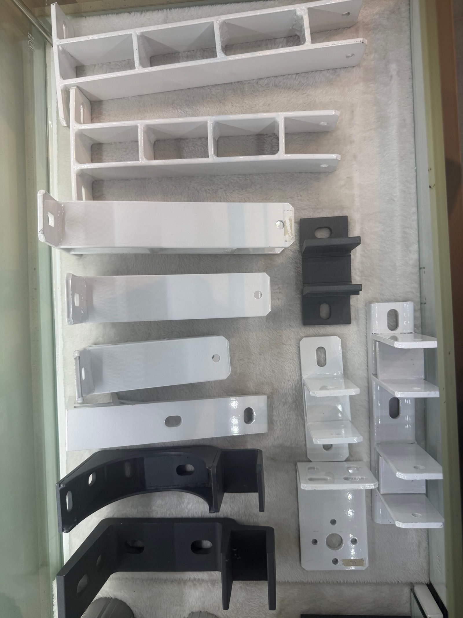 Powder-coated aluminum brackets and connection components in multiple finishes